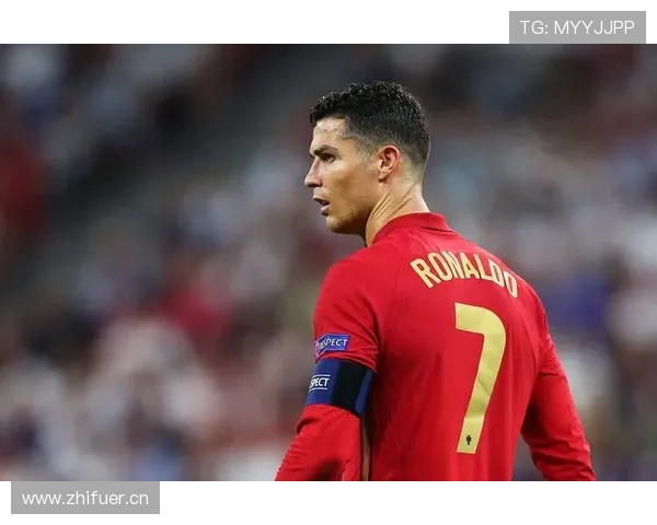 C罗有望在一年内成为足坛首位千球传奇引发热议